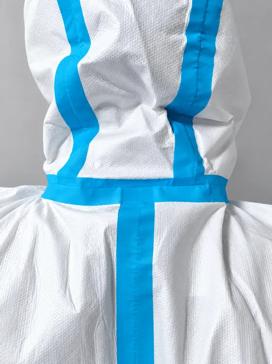 Protective coverall – blue taped seams at the hood and back | Schutzoverall mit Kapuze | Tuta protettiva con cappuccio